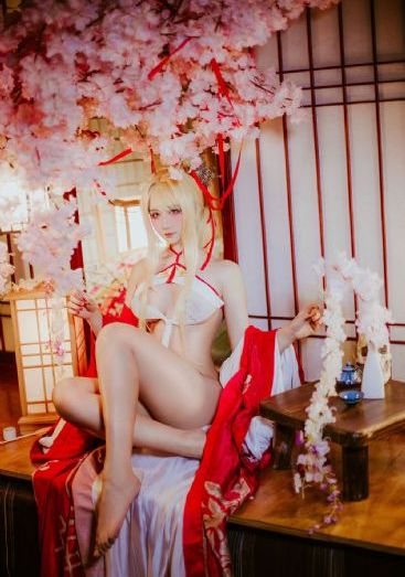 五月婷婷爱爱_158分钟完整版动漫免费观看